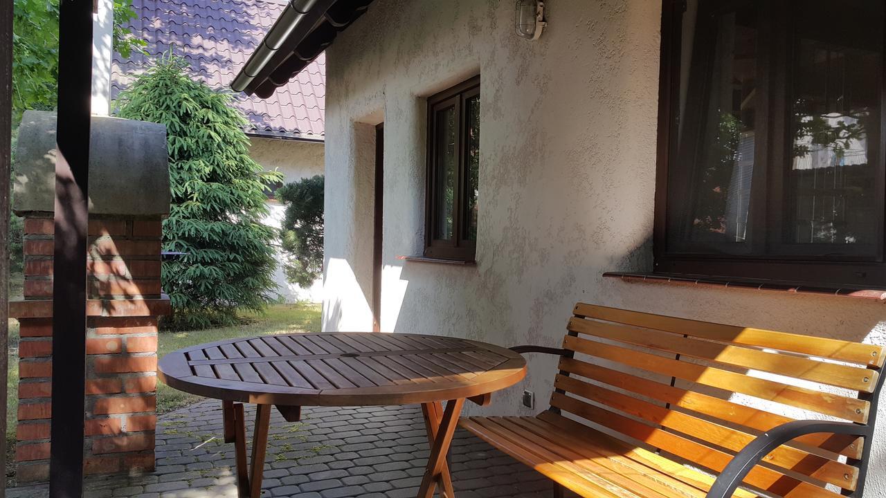 Osada Pod Czerwonym Debem - Czarny Mlyn Villa Jastrzębia Góra Exteriör bild