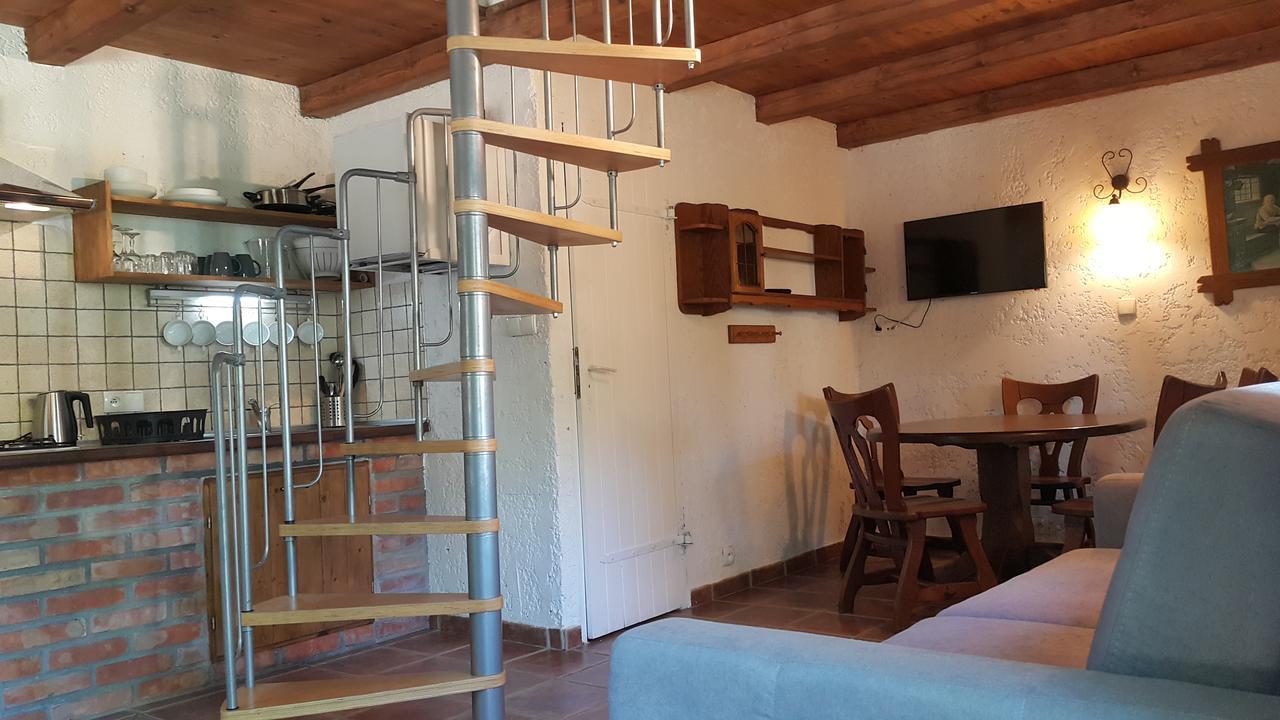 Osada Pod Czerwonym Debem - Czarny Mlyn Villa Jastrzębia Góra Exteriör bild